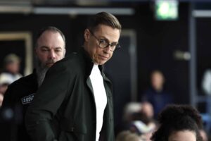 Alexander Stubb leveili maratontuloksellaan – sitten taustalta kuului legendan jäätävät sanat Alexander Stubb leveili maratontuloksellaan – sitten taustalta kuului legendan jäätävät sanat